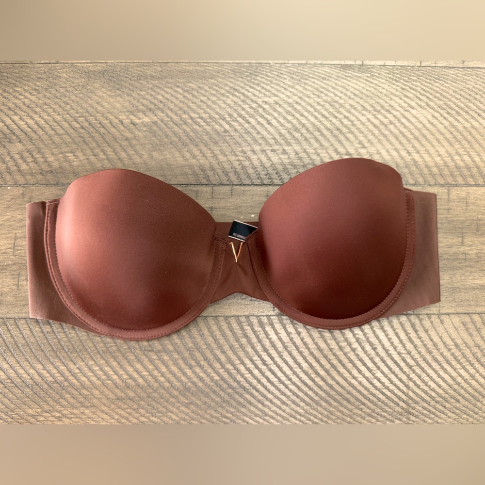 Victoria’s Secret strapless bra